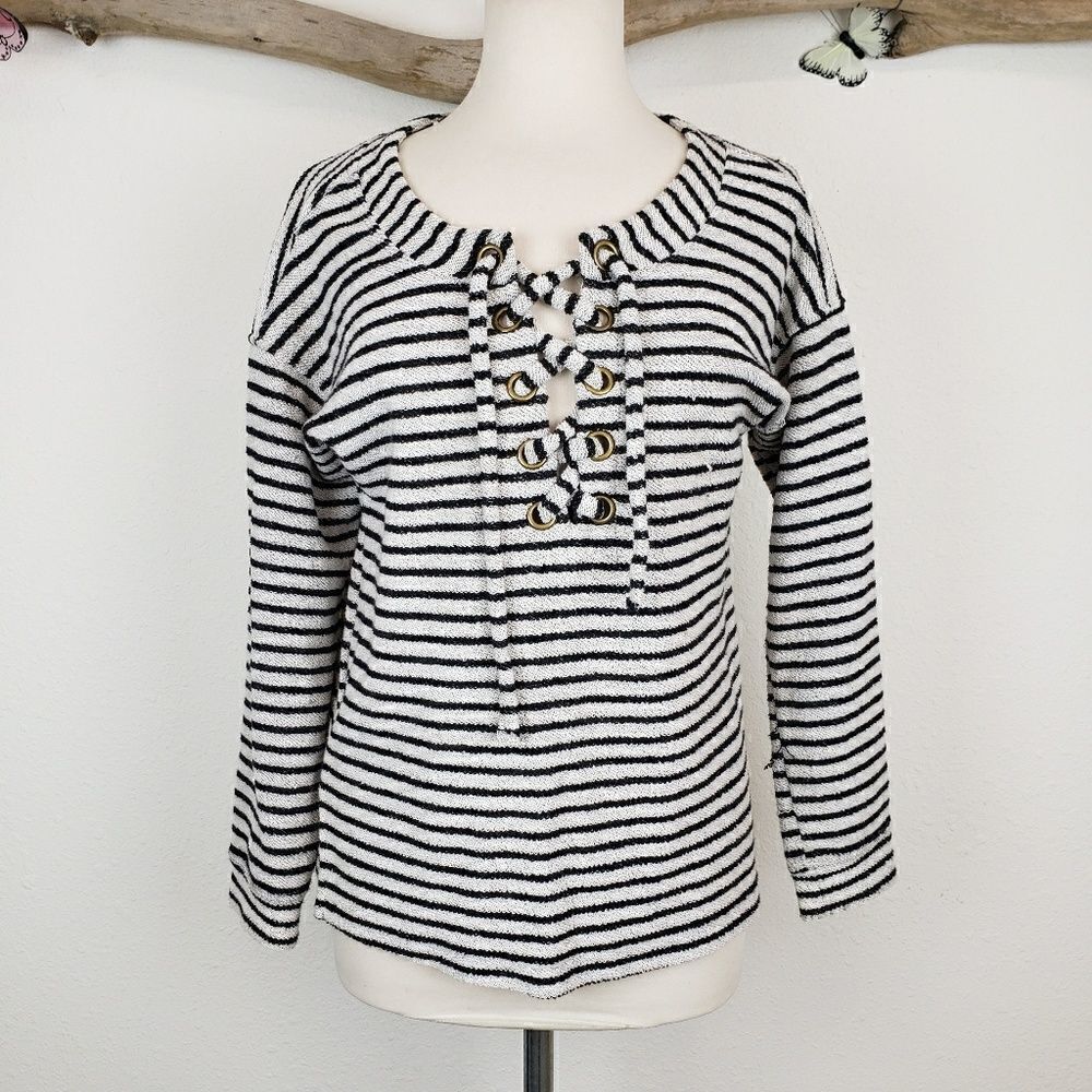 Sanctuary lace up tunic top gray and black stripe